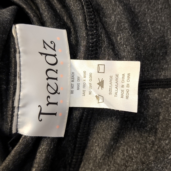 TRENDZ Gray, Black And White Leggings With Sheer Fabric at Front of Knee Sz Larg - Picture 4 of 6